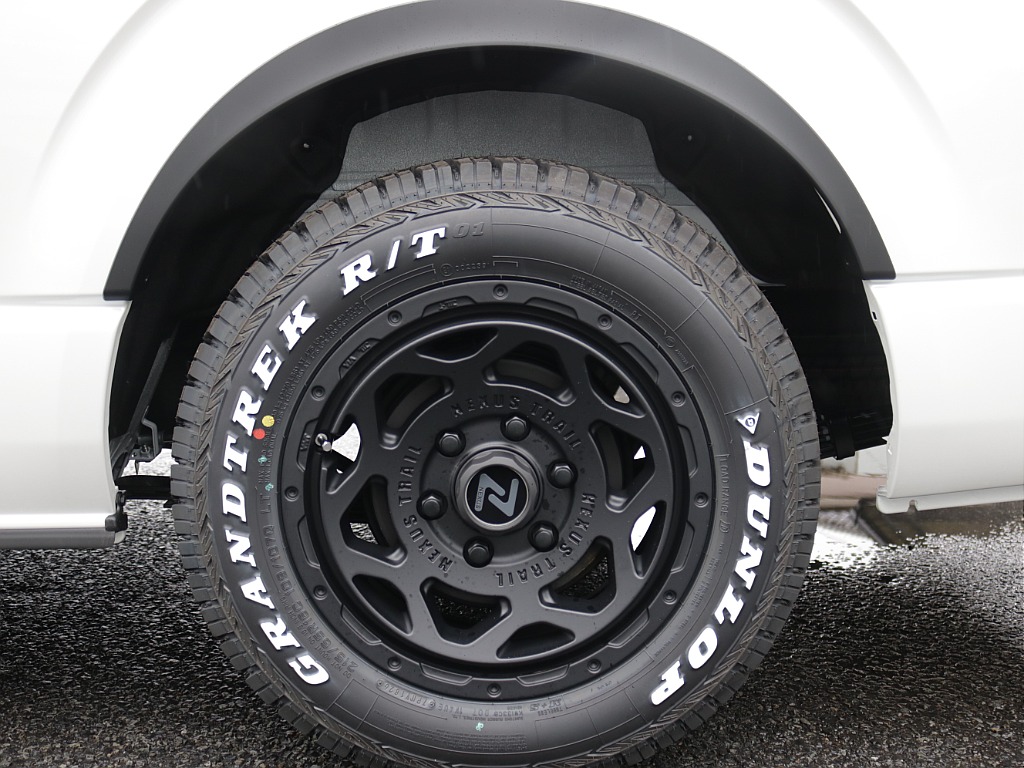 新車ワゴンＧＬ２７００ガソリン４ＷＤファミリーに好評のＶｅｒ１シートアレンジ施工済み！８インチディスプレイ純正フリップダウンモニター装備！