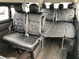 ベッドキットやサイドテーブルを装備した内装アレンジ【Ｖｅｒ１】！