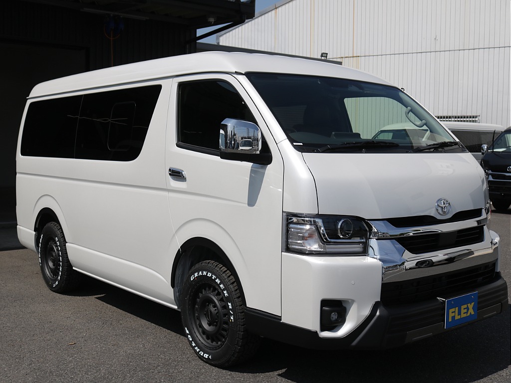 新車ワゴンＧＬ２７００ガソリン４ＷＤファミリーに好評のファミリアシートアレンジ施工済み！８インチディスプレイ純正フリップダウンモニター装備！