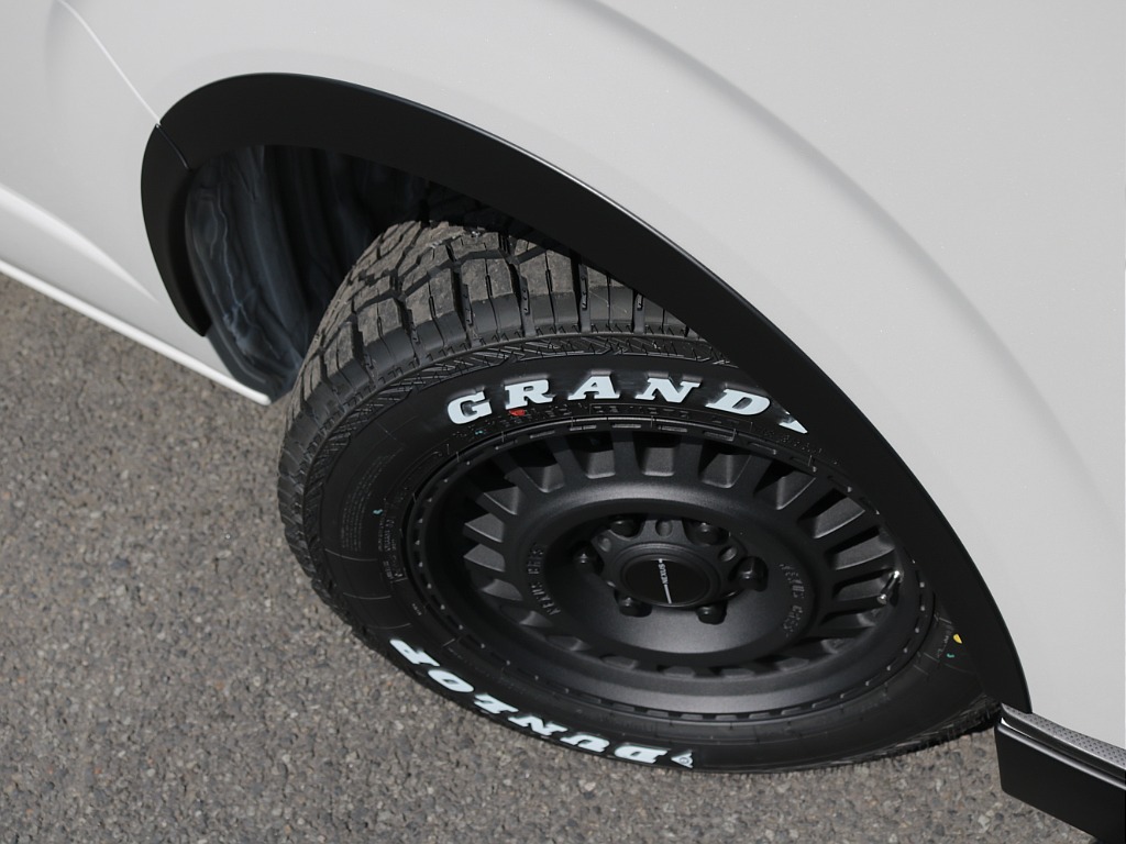 新車ワゴンＧＬ２７００ガソリン４ＷＤファミリーに好評のファミリアシートアレンジ施工済み！８インチディスプレイ純正フリップダウンモニター装備！