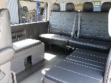 新車ワゴンＧＬ２７００ガソリン４ＷＤファミリーに好評のファミリアシートアレンジ施工済み！８インチディスプレイ純正フリップダウンモニター装備！