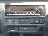 新車ワゴンＧＬ２７００ガソリン４ＷＤファミリーに好評のファミリアシートアレンジ施工済み！８インチディスプレイ純正フリップダウンモニター装備！
