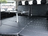 センターテーブルはベットキットの状態でも仕様可能で取り外しも可能になっております♪
