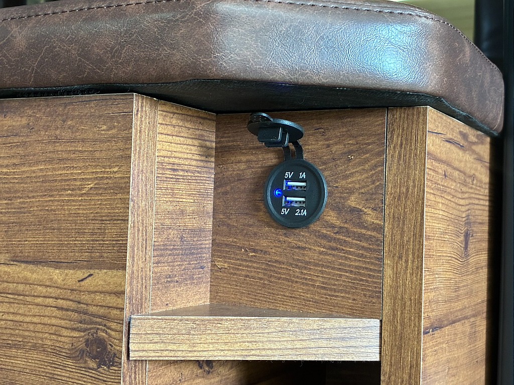 内装アレンジに標準装備のUSB♪