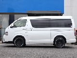 メーカーオプションのパワースライドドアを装備しております！