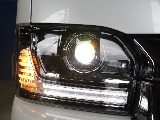 新車ワゴンＧＬ２７００ガソリン４ＷＤファミリーに好評のファミリアシートアレンジ施工済み！８インチディスプレイ純正フリップダウンモニター装備！