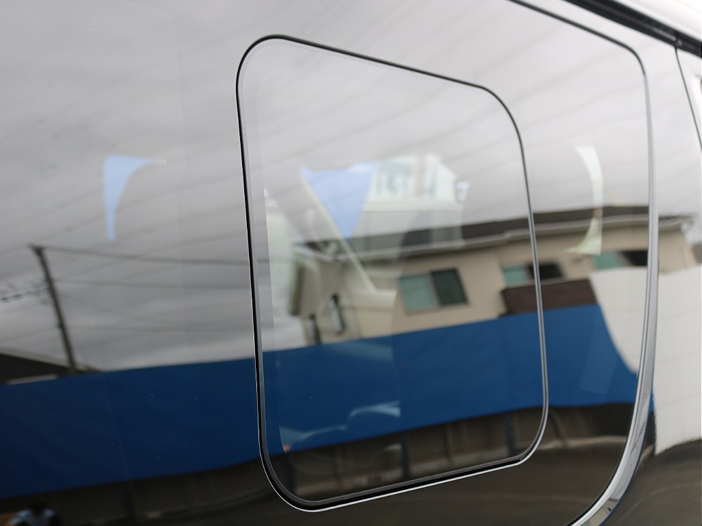 ＦＬＥＸグループは「すべての人に愛車を」をコンセプトに車種別に全国展開中！愛車と一緒に、ライフスタイルを充実させてもらいたいという思いで、ランクル仙台泉店では皆様のご要望になんでもお応えします♪