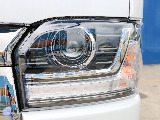 夜間の走行も安心のLEDヘッドランプ付き！！