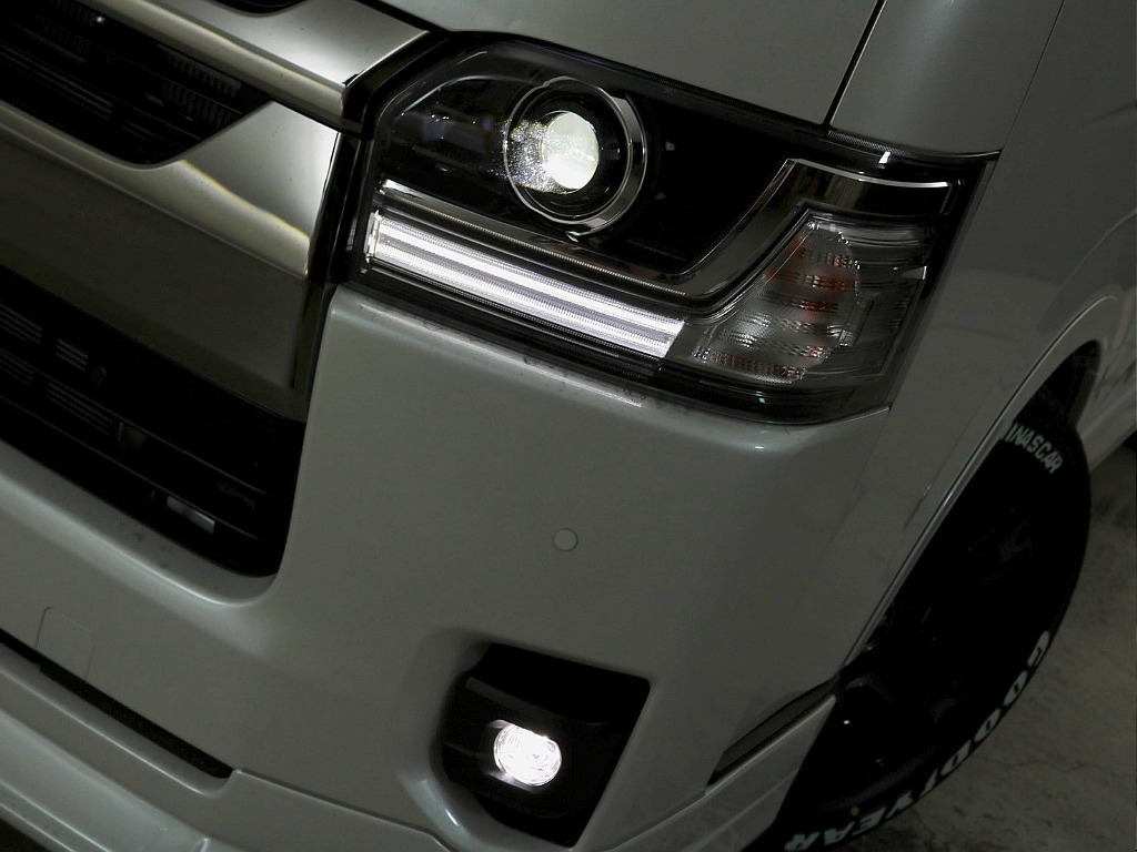 メーカーオプション　Ｂｉ－Ｂｅａｍ　ＬＥＤヘッドランプ！