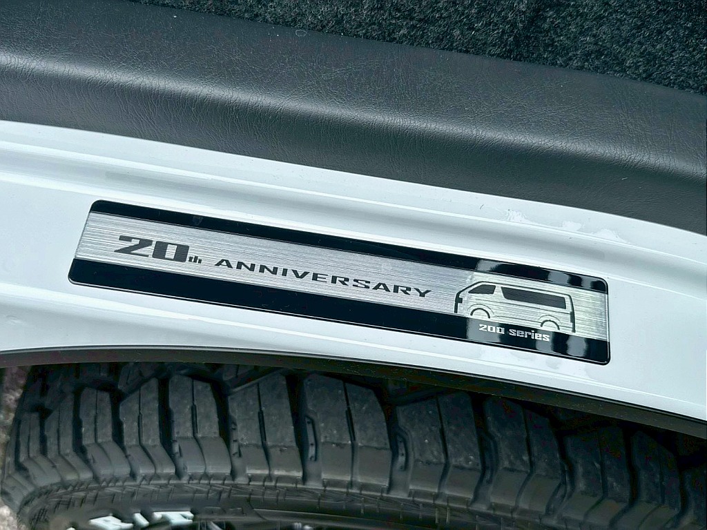 メーカーオプション　２０周年記念スカッフプレート♪
