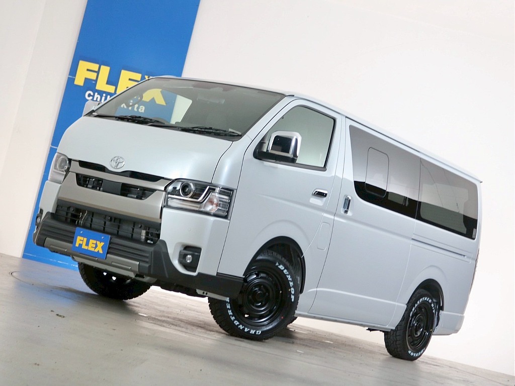 【新車】９型/５人乗り/ガソリン２ＷＤ/１６インチＡＷ/ベッドキット/床張り施工/サブバッテリー/走行充電・外部電源