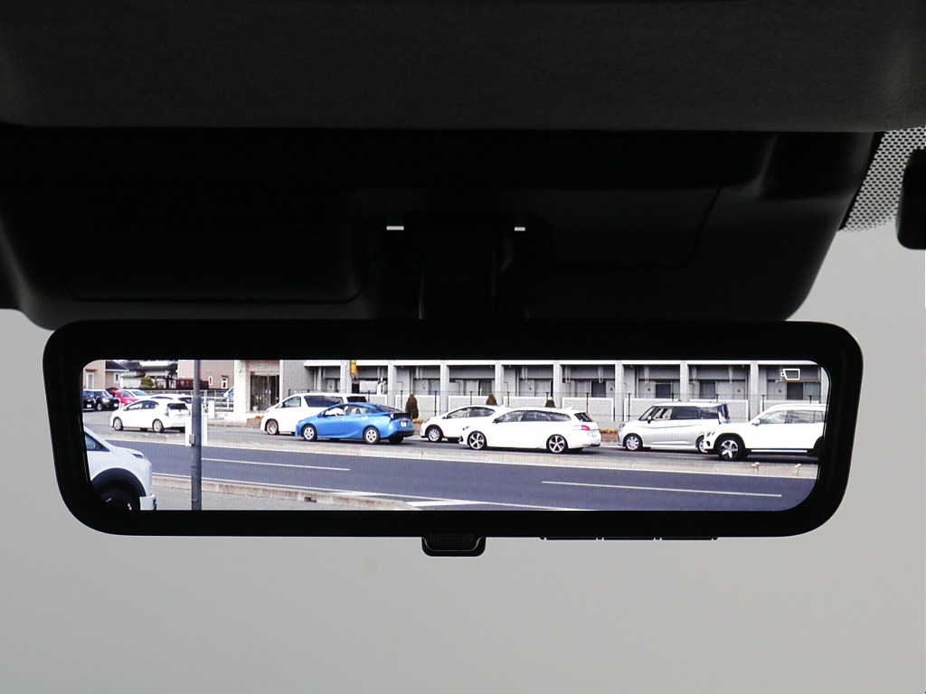 デジタルインナーミラー※モニターと鏡面で切り替え可能