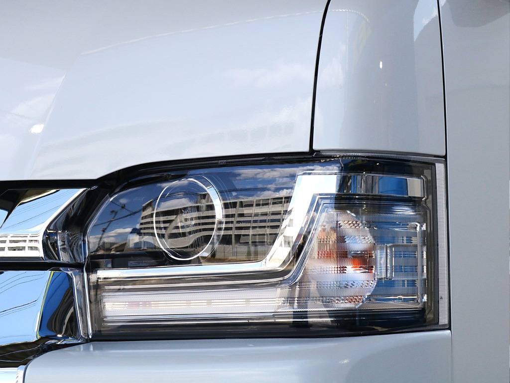 新型ヘッドライト