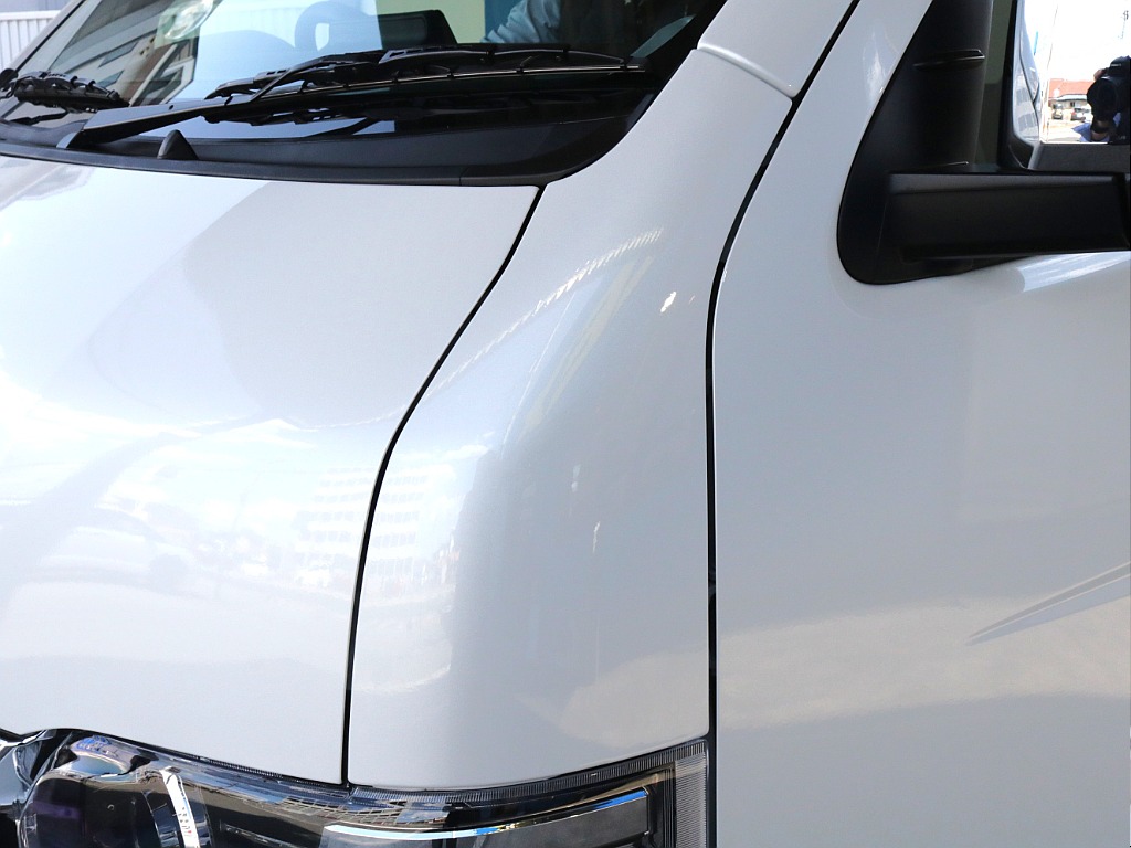 フロントアンダーミラーレス