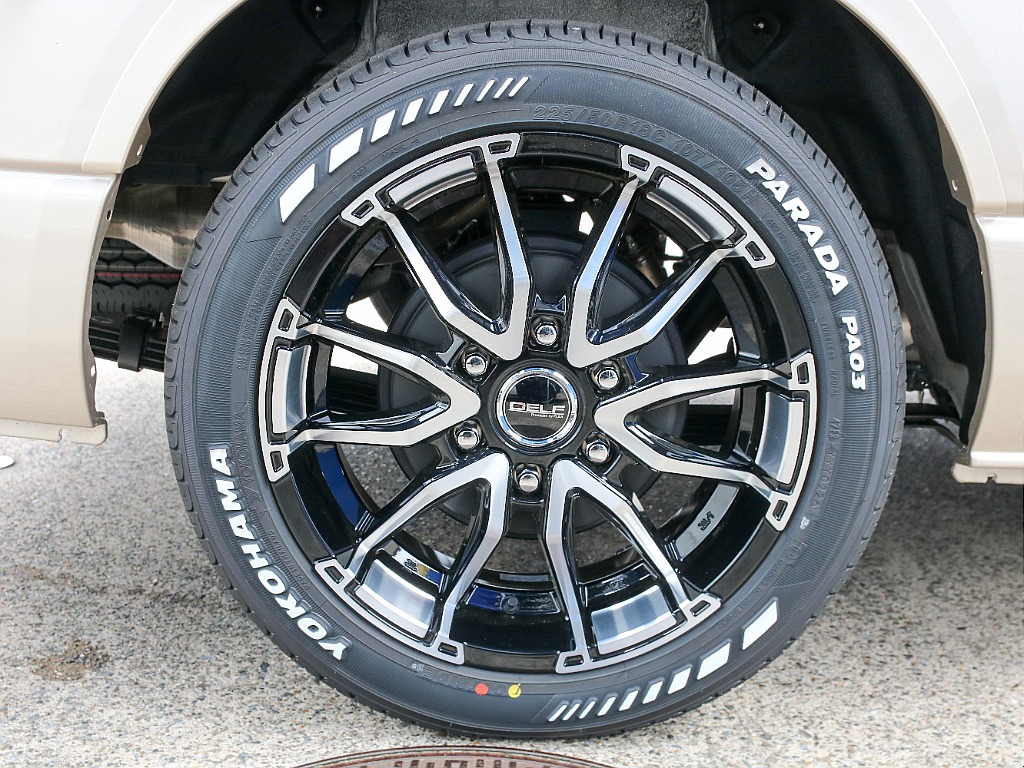 67 ROKU NANA デルフ06 18インチアルミホイール＆ヨコハマ パラダタイヤ付き！！