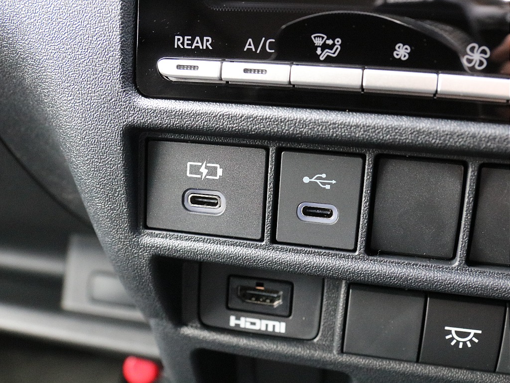 USBポート付き！！