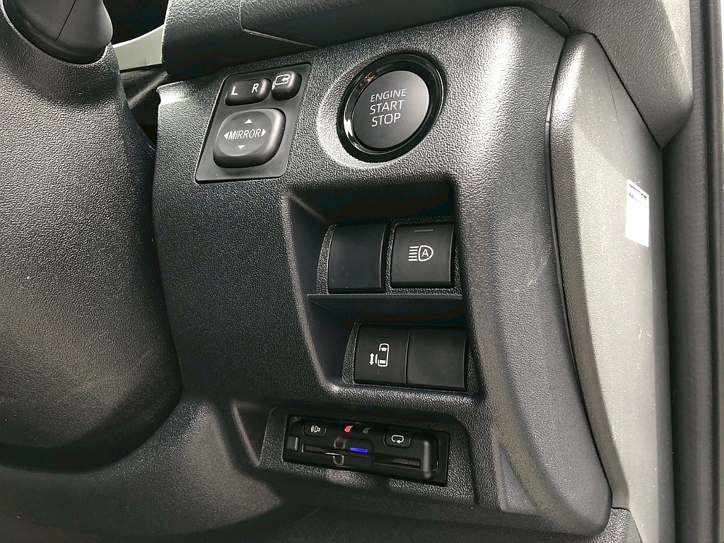 トヨタ ハイエース(14枚目)