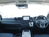 運転席・助手席も広々空間でお使いできる快適性ばっちりです♪