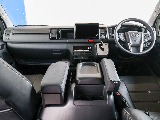 新型ならではの一新された運転席周りとなっております！