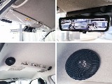 メーカーオプションのデジタルインナーミラーにルーフスピーカーまで装備しております！