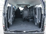 4列目シートは跳ね上げも可能になっております♪荷物も楽々載せられるラゲッチスペースも確保可能！！