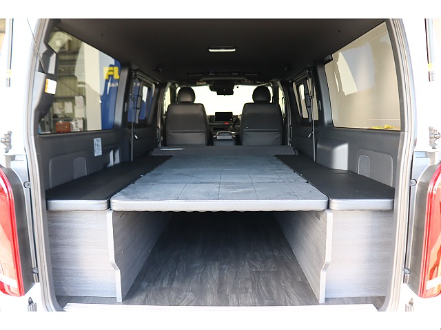フローリングフロア施工　専用ベット装着済み！