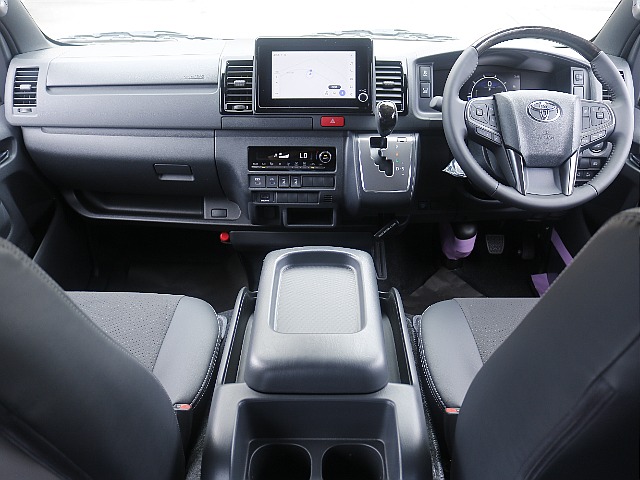 現行9型ハイエースバン　ガソリン2WD　特別仕様車DARKPRIMEⅡ ！