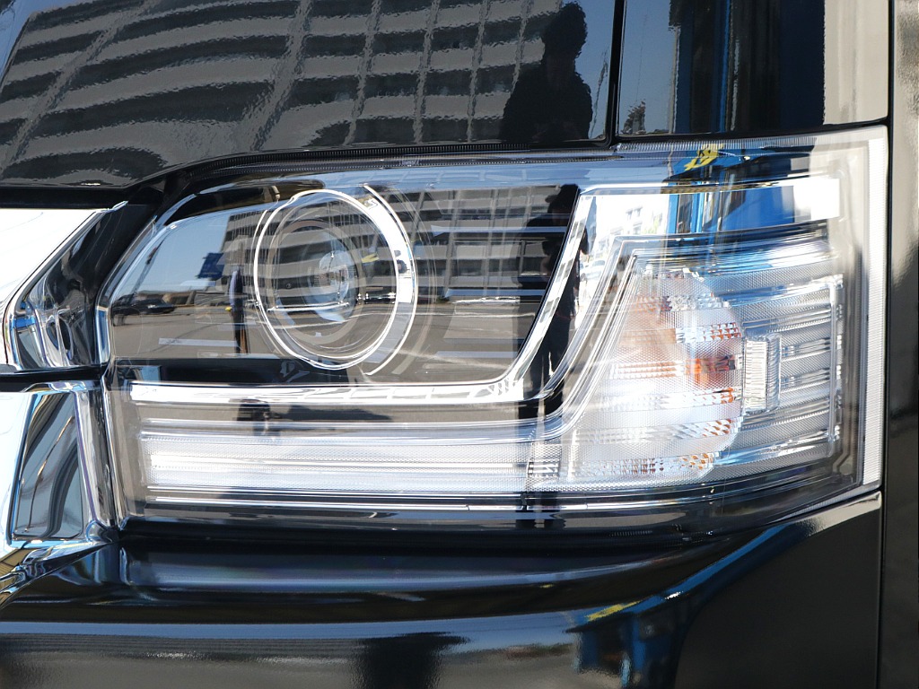 新型！ヘッドライト！