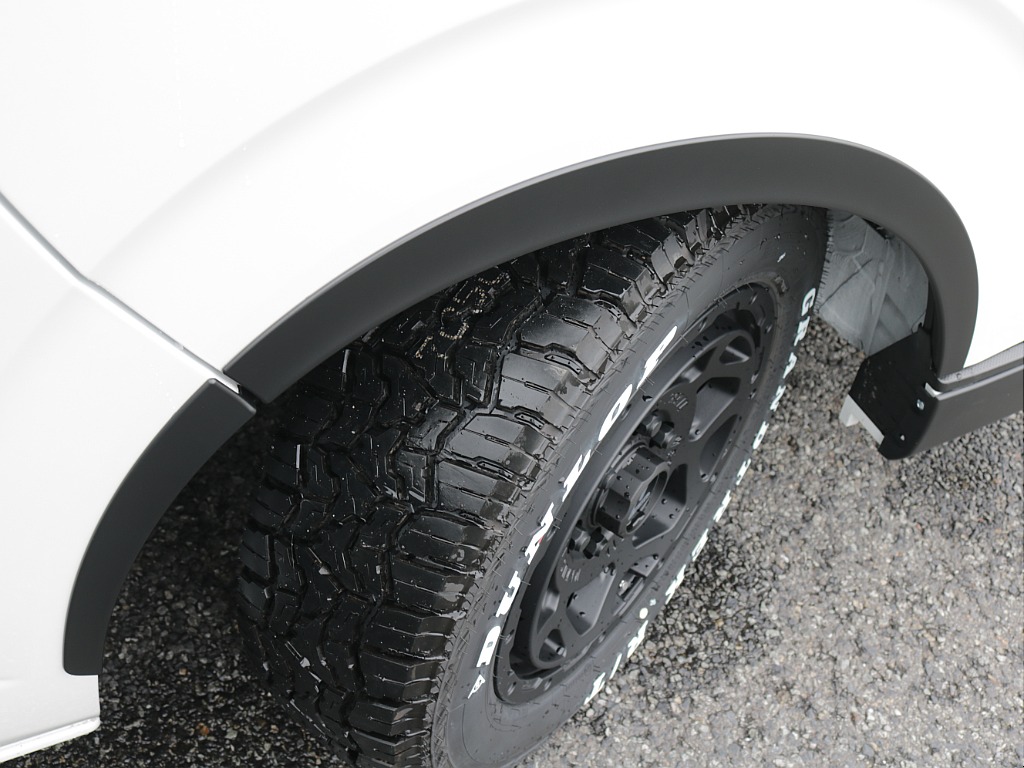 新車ワゴンＧＬ２７００ガソリン2ＷＤキャンピングVariouシートアレンジ施工済み！８インチディスプレイ装備