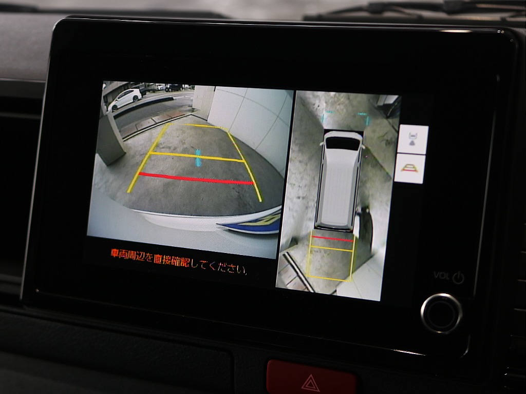 バックカメラがナビに映し出されるため、駐車も楽々です☆☆