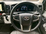 ステアリングも一新されております！