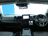 9型の運転席回り♪新しいステアリング、多彩な安全装備など運転の際に快適にお過ごしいただけます♪