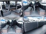 ベッド展開も可能です！取り外し可能なポール式テーブル付き！