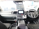 ワイドボディですので広々とした車内になります☆☆
