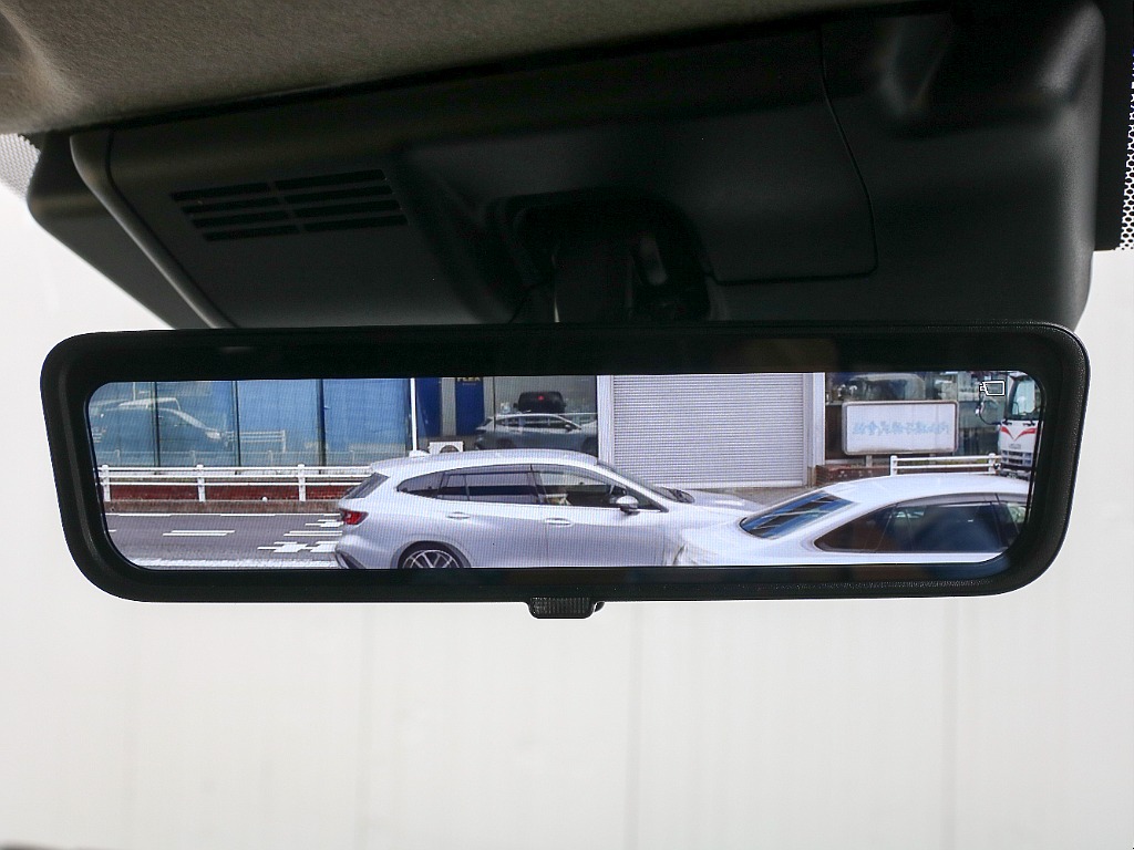 メーカーオプション デジタルインナーミラー付き！！