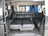 2列目シートはフルフラットモードにも変形可能です♪