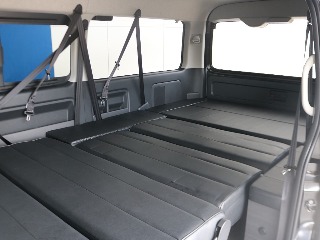 3列目も合わせて、車内フルフラット空間が広がっています！