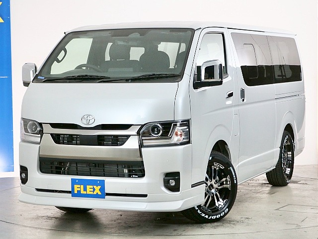 【新車】９型/７人乗り８ナンバー登録/ＶＡＬＤＯＲ/３人掛けセカンドシート/２人掛けサードシート/フルフラットベッド展開/床張り施工