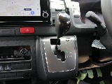 新車ハイエースＶダークプライムⅡ２０００ガソリン２ＷＤ！８ナンバー登録７人乗り仕様VALDORシートアレンジ施工済み！！オリジナルフロントスポイラーオリジナル１７インチアルミ１．５インチローダウン済み