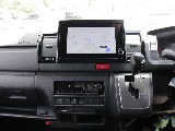 新車ハイエースＶダークプライムⅡ２０００ガソリン２ＷＤ！８ナンバー登録７人乗り仕様VALDORシートアレンジ施工済み！！オリジナルフロントスポイラーオリジナル１７インチアルミ１．５インチローダウン済み