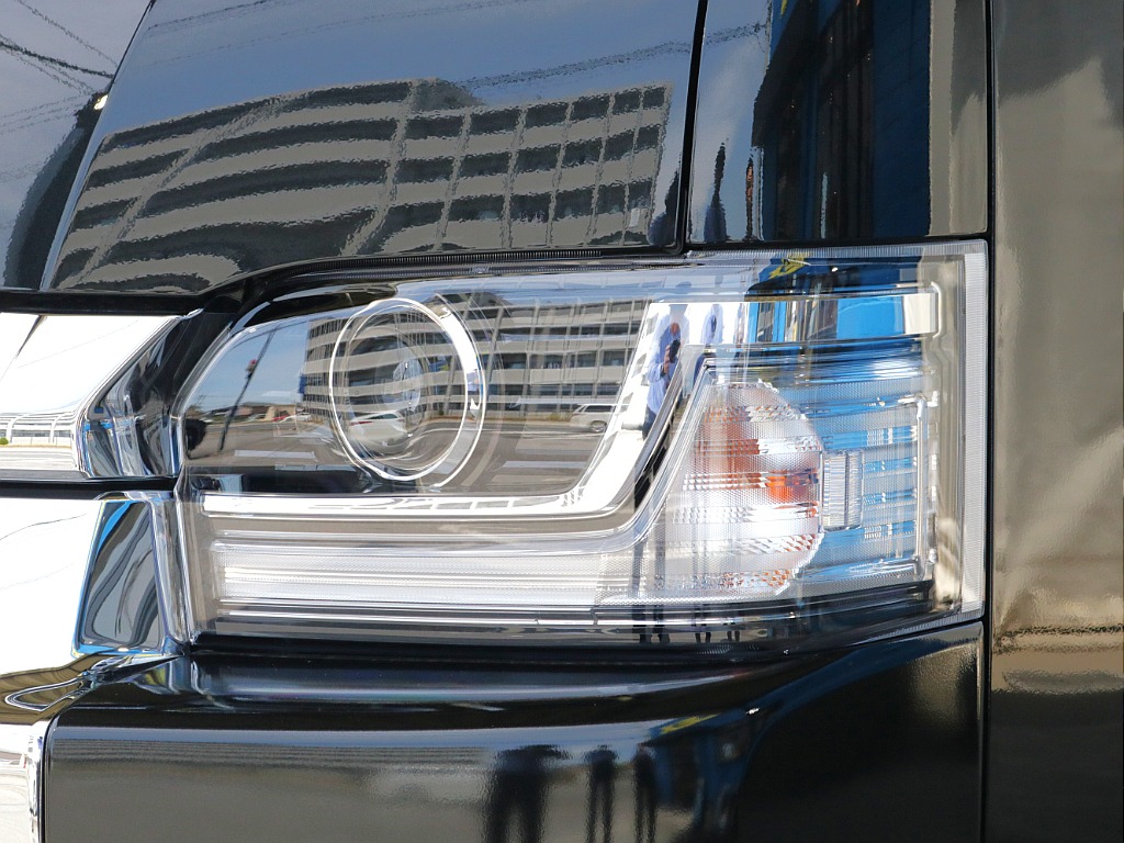 新型！ヘッドライト！