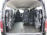 ラゲージルームは広々しています！ご家族でキャンプ、友人とスノーボードやゴルフ、一人旅で車中泊、と考えるだけでワクワクしますね♪良い思い出をたくさん作りましょう！