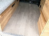 木目調　床張り施工済み！