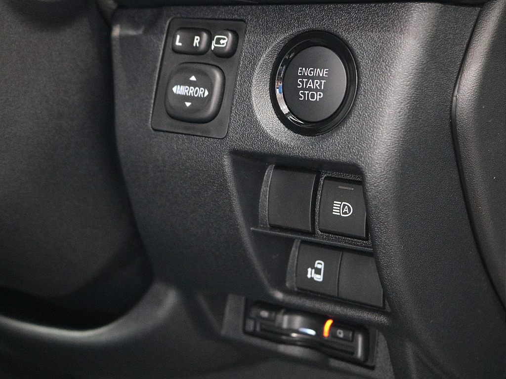 プッシュスタートになりますので、スムーズなエンジン始動が可能です☆☆