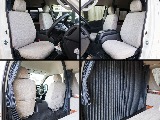 前席にはオリジナルのシートカバー装備！ベッドマットと色を合わせてます！