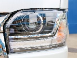 夜間の走行も安心のLEDヘッドランプ付き！！