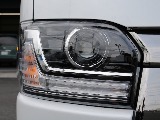 新車ハイエースＶダークプライムⅡガソリン２WD！新品オリジナル１6インチアルミ！新品ベットＫＩＴ装備！オリジナルパーツ多数装備！
