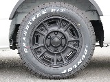 新車ハイエースＶダークプライムⅡガソリン２WD！新品オリジナル１6インチアルミ！新品ベットＫＩＴ装備！オリジナルパーツ多数装備！