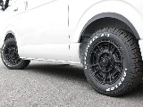 新車ハイエースＶダークプライムⅡガソリン２WD！新品オリジナル１6インチアルミ！新品ベットＫＩＴ装備！オリジナルパーツ多数装備！