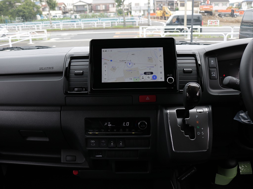 新車ハイエースＶダークプライムⅡガソリン２WD！新品オリジナル１6インチアルミ！新品ベットＫＩＴ装備！オリジナルパーツ多数装備！